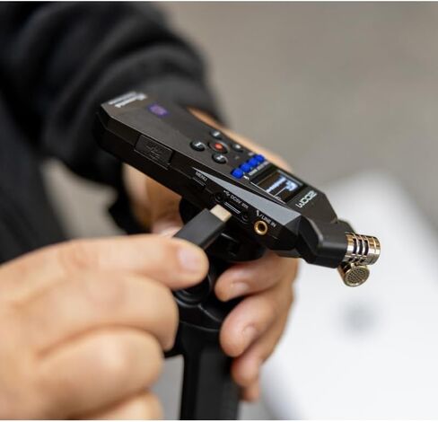 Zoom H1essential 32-Bit Float Handheld Recorder Bundle with 6-Ft USB-C Cable, 32GB microSDHC Card, and 10 AAA Batteries — Stereo X/Y USB Mic for Podcasting, Voice Over, Streaming, Music Demos in Kuwait