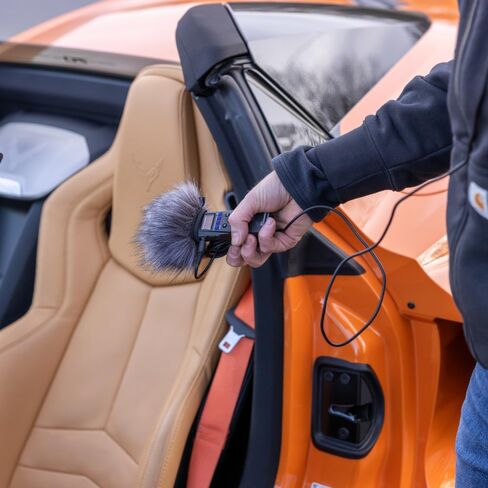 Zoom H1essential 32-Bit Float Handheld Recorder Bundle with 6-Ft USB-C Cable, 32GB microSDHC Card, and 10 AAA Batteries — Stereo X/Y USB Mic for Podcasting, Voice Over, Streaming, Music Demos in Kuwait