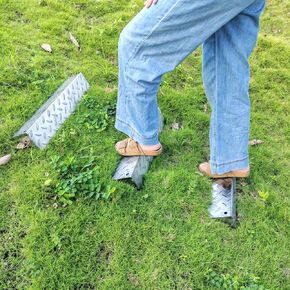Outdoor Stair Kit - Sturdy Non-Slip Stainless Steel Steps for Hills & Steep Slopes - Weather-Resistant & Slip-Resistant with Long Steel Stakes - Ideal for Gardens in Kuwait