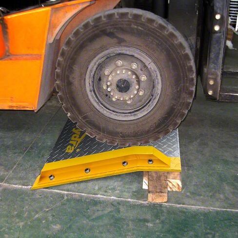 60'' x 36'' Aluminum Dock Boards 10,000 lb. Capacity Heavy Duty Diamond Plate Loading Dockboard with Steel Curb (36" x 60"丨10,000 lbs) in Kuwait