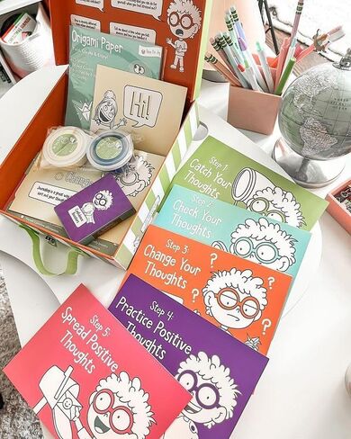 افتح صندوق إدارة القلق Joy Cids - صندوق بريد خشبي DIY ، مجموعة طين جفاف ، حرف اوريغامي ، بطاقات الثقة ، وأنشطة التعلم العاطفي - الأعمار 4+ in Kuwait
