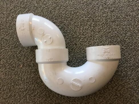 Krixis Muller Sch 40 PVC P-Trap 1-1/2 x 1-1/2 Hub Dia. نوع الصمغ صنع في الولايات المتحدة الأمريكية! in Kuwait
