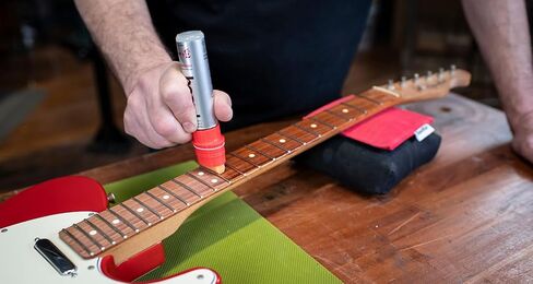 GuitarTek Board Oil Fretboard Oil with Real Amazonian Rosewood Oil, Fingerboard and Bridge Conditioner - No Harsh Chemicals - Patent-Pending Applicator - 1 oz with Cloth in Gift Tube Box in Kuwait