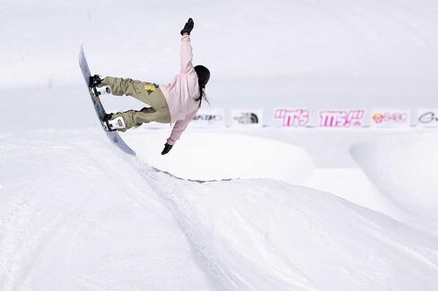GNU B Nice Womens Snowboard, 142 in Kuwait