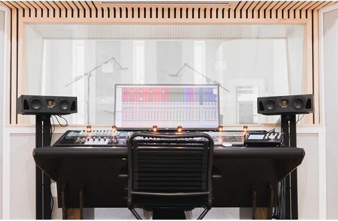 شاشة استوديو Adam Audio A44H أفقية مقاس 4 بوصات بقدرة 130 وات تعمل بالطاقة النشطة في اتجاهين in Kuwait