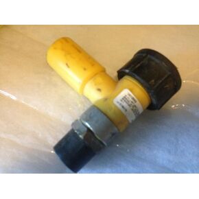 Krixis electrofusion PE Valve Tee 1-1/4 Inlet x 1 npt line in Kuwait