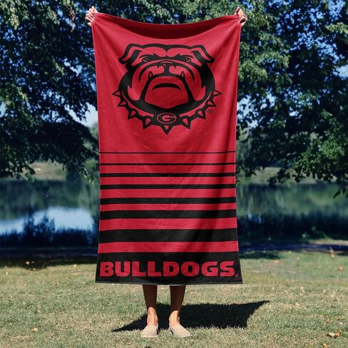 منشفة الشاطئ من Northwest Georgia Bulldogs NCAA مخططة من قماش الجاكار مقاس 36 × 72 بوصة in Kuwait