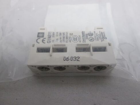 جديد TELEMECANIQUE GVAE11 034343 وصلة مساعدة إضافية 250 فولت 2.5 أمبير D286855 in Kuwait