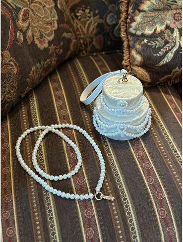 Mini Acrylic Cake Shaped Clutch for Women Pearl Acrylic Evening Bag Unique Evening Handbag Purse for Wedding Party Prom in Saudi Arabia