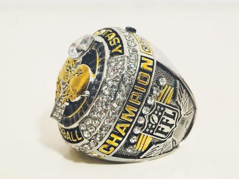 Senior New Exquisite 2026 Fantasy Football CHAMPIONSHIP RING. Memory Series Rare Collectible For Sports Fans Wear, Holiday Gifts With High-End Wooden Boxes For Adults in Kuwait