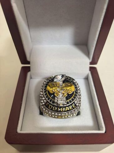 Senior New Exquisite 2026 Fantasy Football CHAMPIONSHIP RING. Memory Series Rare Collectible For Sports Fans Wear, Holiday Gifts With High-End Wooden Boxes For Adults in Kuwait