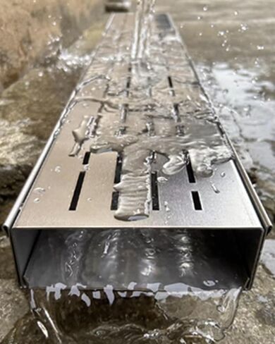 Trench Drain Grate,Stainless Steel Floor Trench Drain with Diverter, Heavy-Duty Sewer Grate Channel Drain, Gutter Cover for Basement, Patios & Decks, 39.4x5.9x2in Drainage Solution in Kuwait