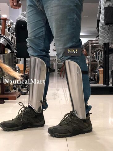 زوج من درع الساق من NauticalMart من القرون الوسطى، زوج من دروع الساق التاريخية، أزياء الهالوين القتالية in Kuwait