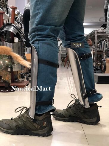 زوج من درع الساق من NauticalMart من القرون الوسطى، زوج من دروع الساق التاريخية، أزياء الهالوين القتالية in Kuwait