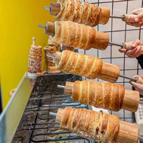 Commercial Chimney Cake Oven,Chimney Cake Roll Oven Maker,Electric Ice Cream Cone Oven,3000W Chimney Toaster Machine,Toaster Oven (Knob) in Kuwait