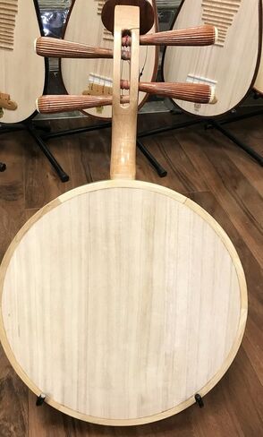 Yueqin - Dunhuang Chinese Moon Lute Guitar Banjo Musical Instrument in Kuwait