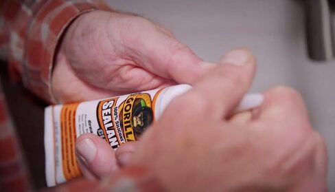 Gorilla 82ml Acrylic Silicone Caulk Sealant Tube, Water Resistant, 2.8 Fl Oz, Paste in Kuwait
