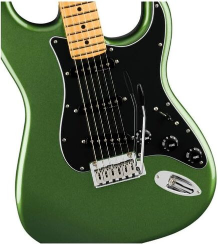 جيتار كهربائي ستراتوكاستر معدل من Fender Player II - لون أخضر معدني مع لوحة أصابع من خشب القيقب in Kuwait