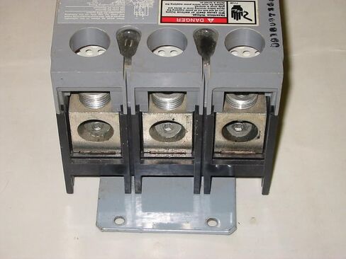 قاطع دائرة سيمنز FXD63B150، FD، 3P، 150A، 600V in Kuwait