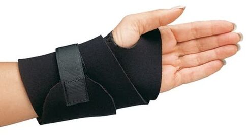 Comfort Cool Wide Wrist Wrap, Black in Kuwait