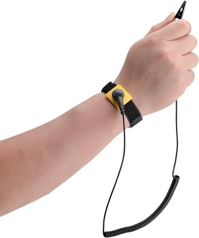 StarTech.com Antistatic Wrist Strap w/Grounding Cable, ESD Electrostatic Discharge Band, 5ft /1.5m Detachable Cord, TAA in Kuwait