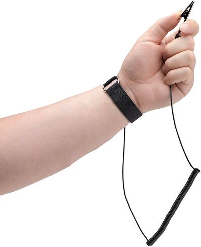 StarTech.com Antistatic Wrist Strap w/Grounding Cable, ESD Electrostatic Discharge Band, 5ft /1.5m Detachable Cord, TAA in Kuwait