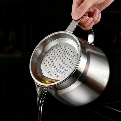 Stainless Steel Bacon Grease Container With Strainer, 2L/68oz Oil Container With Dust-proof Lid For Kitchen Storing Frying Cooking Grease in Kuwait