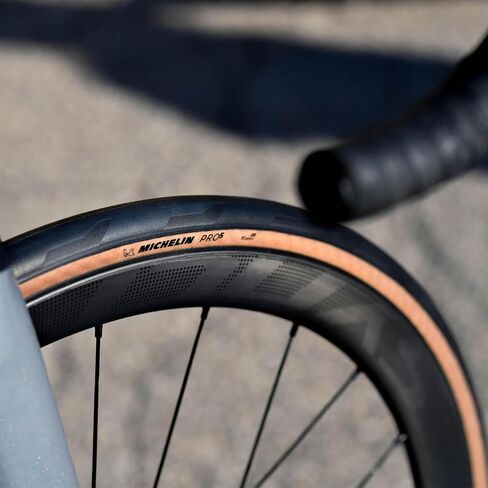 Michelin Pro5 TLR Road Tyre 700x28c-مركب قابلة للطي جاهز للأنبوب 2Bead Gum-X ، Tanwall ، المتداول السريع ، متين ، وتوافق الدراجة الإلكترونية in Kuwait