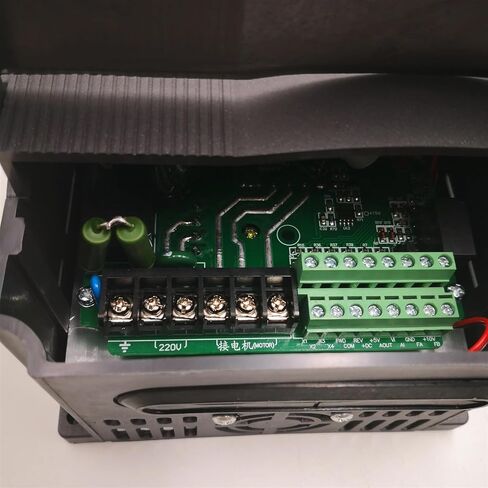 VFD Converter 60hz to 50hz 1.5KW/2.2KW 220V in and 220V 3P Out Variable Frequency Inverter Drive Inverter ZW-BT1 in Kuwait