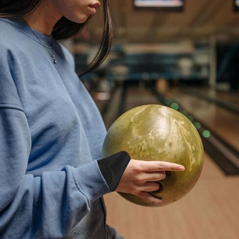 Alasum Bowling Thumb Sleeve Abrasion-Resistant Lightweight Cloth Bowling Glove for Right Hand Protective Shock-Absorbing Finger Cover in Kuwait