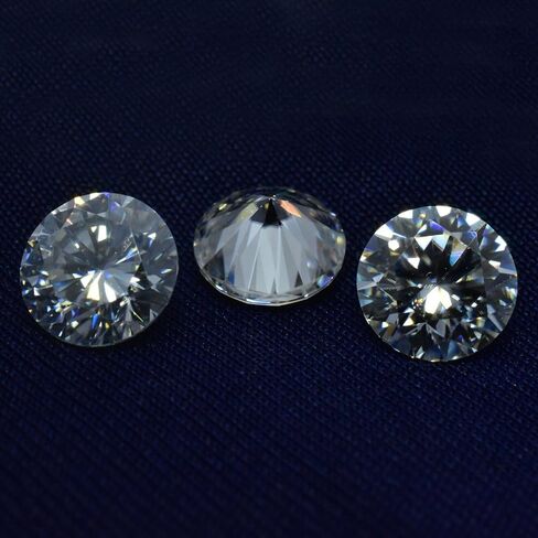Lab Grown Diamonds DEF, SI Round Cut HPHT/CVD 4 MM size Certified 2 Stone in Kuwait