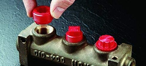 سلسلة Caplugs P-28B P - قابس بلاستيكي ملولب لتركيبات أنابيب NPT/NPS، 1000 حزمة، أحمر HD-PE، حجم الخيط NPS 1/4 بوصة مدبب ومستقيم، مؤقت، حماية من الخيط، منع التسرب (99191151) in Saudi Arabia