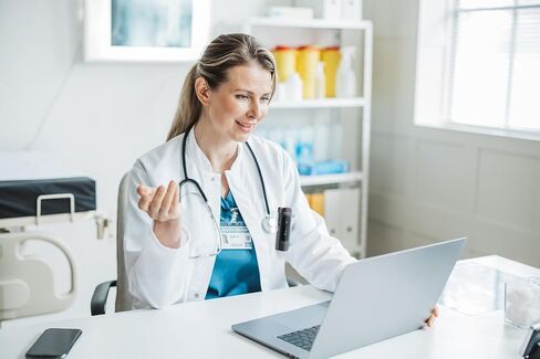 Philips SpeechMike Ambient Wearable AI Dictation Microphone PSM5020, Optimized for Speech Recognition and Ambient Recording in Saudi Arabia