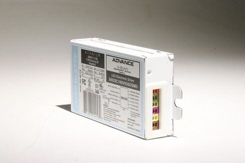 XI025C100V036DSM5 – الزيتانيوم 25 وات 1.0 أمبير 36 فولت 0-10 فولت إس إس إي تي 1% SE in Kuwait