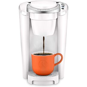 ماكينة صنع القهوة Keurig K-Compact ذات الخدمة الواحدة K-Cup، باللون الأبيض in Kuwait