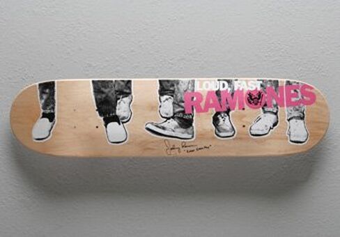 حقيبة عرض واحدة Sk8ology - قم بتعليق سطح التزلج الخاص بك in Kuwait