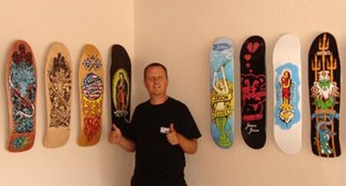 حقيبة عرض واحدة Sk8ology - قم بتعليق سطح التزلج الخاص بك in Kuwait