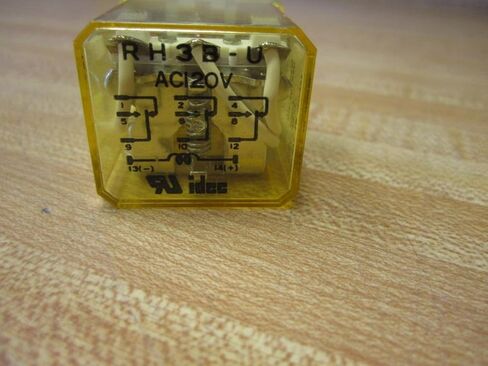 ملف IDEC RH3B-UAC120V 120 VAC، 3 أقطاب 3PDT، 50/60 هرتز، طرف الشفرة، مرحل طاقة مدمج، مرحل صناعي 10 أمبير GP، نمط عادي، سلسلة RH in Kuwait