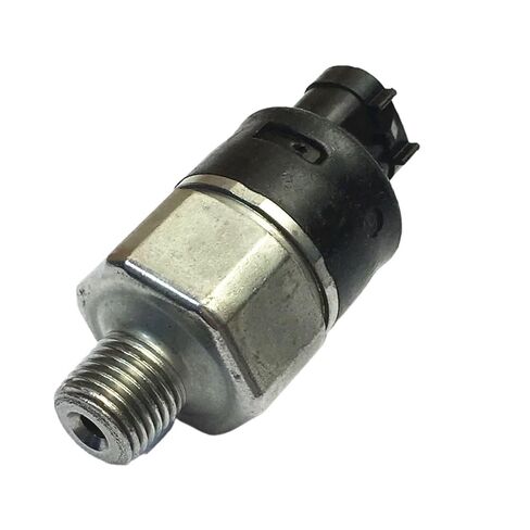 1PCS/Lots Automotive Parts Oil Pressure Sensor S8338-02301 S8338-02331(S8338-02331) in Saudi Arabia