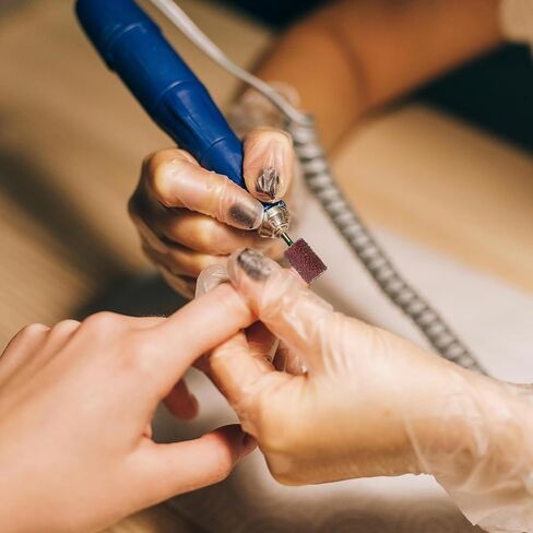 100 قطعة من أشرطة صنفرة الأظافر من OSALADI، 80 حبيبة دقيقة، أداة احترافية للعناية بالأظافر، سهلة استبدال أشرطة الصنفرة لتجميل الأظافر والاستخدام الاحترافي in Kuwait