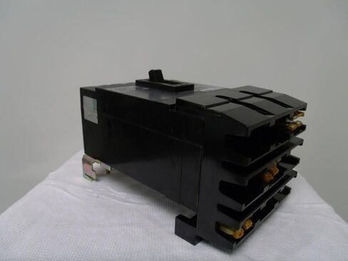 QDA32100 SQUARE D ILINE Molded Case Circuit Breaker (Q-Frame) 100A, 3-Pole, I-Line Plug-On, ABC, 240 Vac, QD 100, POWERPACT, 25K, QDA in Saudi Arabia