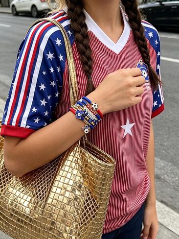 أساور كأس العالم لكرة القدم 2026، 6 عبوات من أساور كرة القدم الأمريكية القابلة للتكديس للنساء والرجال، أساور الولايات المتحدة الأمريكية مع سحر جيرسي لكرة القدم، ملحقات مروحة يوم اللعبة، هدايا أساسية لمشجعي كرة القدم in Kuwait