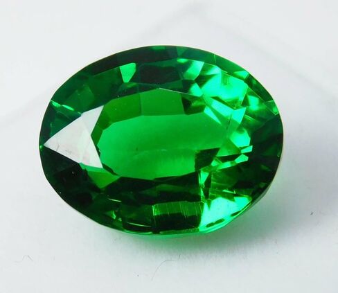 Natural Tsavorite Garnet Oval Cut 10.70 Ct Certified Green Flawless Gemstone in Kuwait