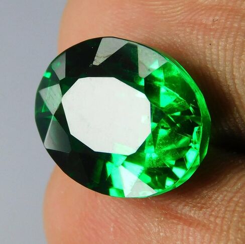 Natural Tsavorite Garnet Oval Cut 10.70 Ct Certified Green Flawless Gemstone in Kuwait