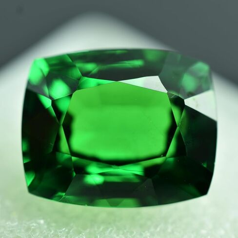 Tsavorite Garnet Flawless Ceylon 10 Ct Loose Gemstones Cushion Excellent Cut AAA in Kuwait