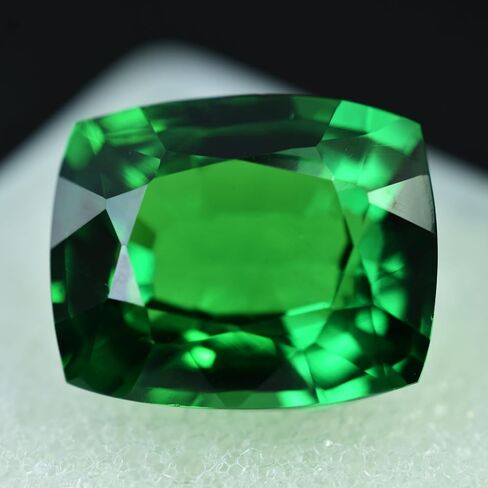 Tsavorite Garnet Flawless Ceylon 10 Ct Loose Gemstones Cushion Excellent Cut AAA in Kuwait