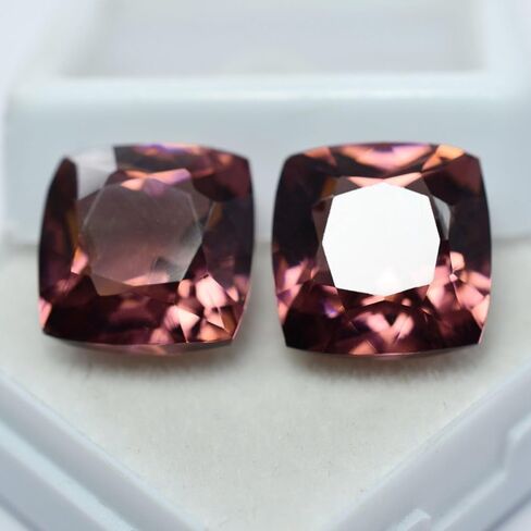زوج معتمد من الياقوت الطبيعي Padparadscha 18.12 قيراط مربع الشكل من الأحجار الكريمة in Kuwait