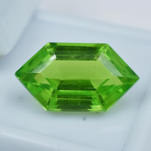 9.50 Ct Natural Rare GREEN Peridot CERTIFIED Fancy Cut Loose Gemstone Ring Size in Kuwait