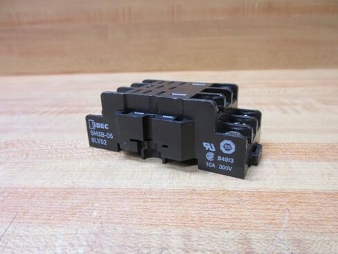 Idec SH3B-05 Relay Socket SH3B05 (Pack of 7) in Kuwait