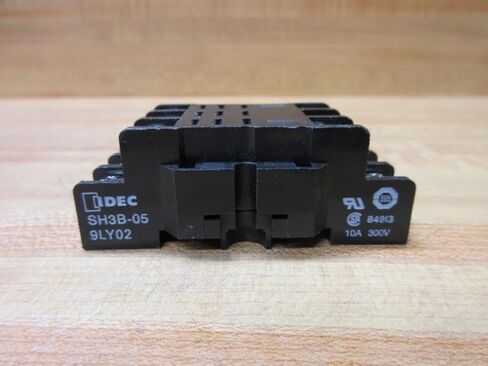 Idec SH3B-05 Relay Socket SH3B05 (Pack of 7) in Kuwait